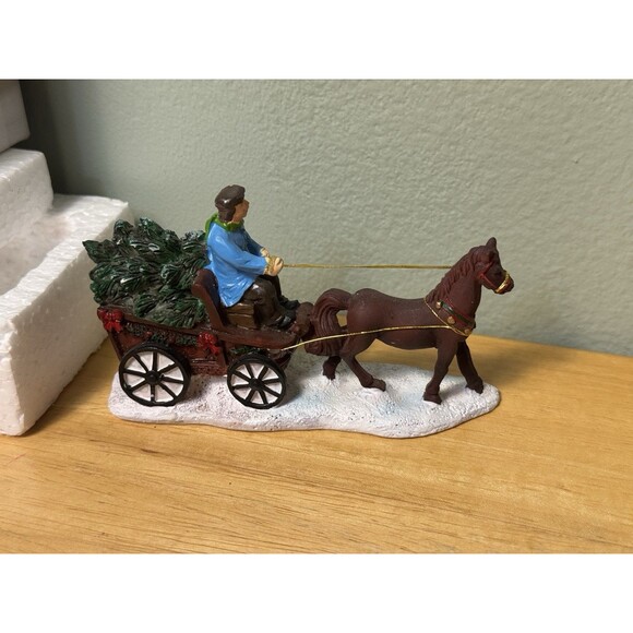 St Nicholas Square Village Collection "Horse With Wagon” - Picture 4 of 4
